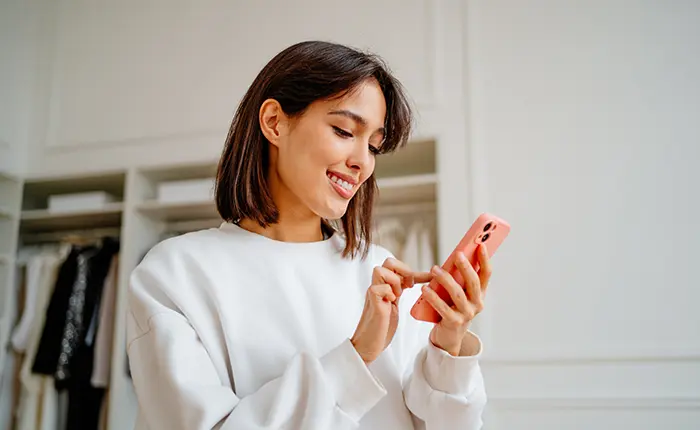 woman on mobile phon